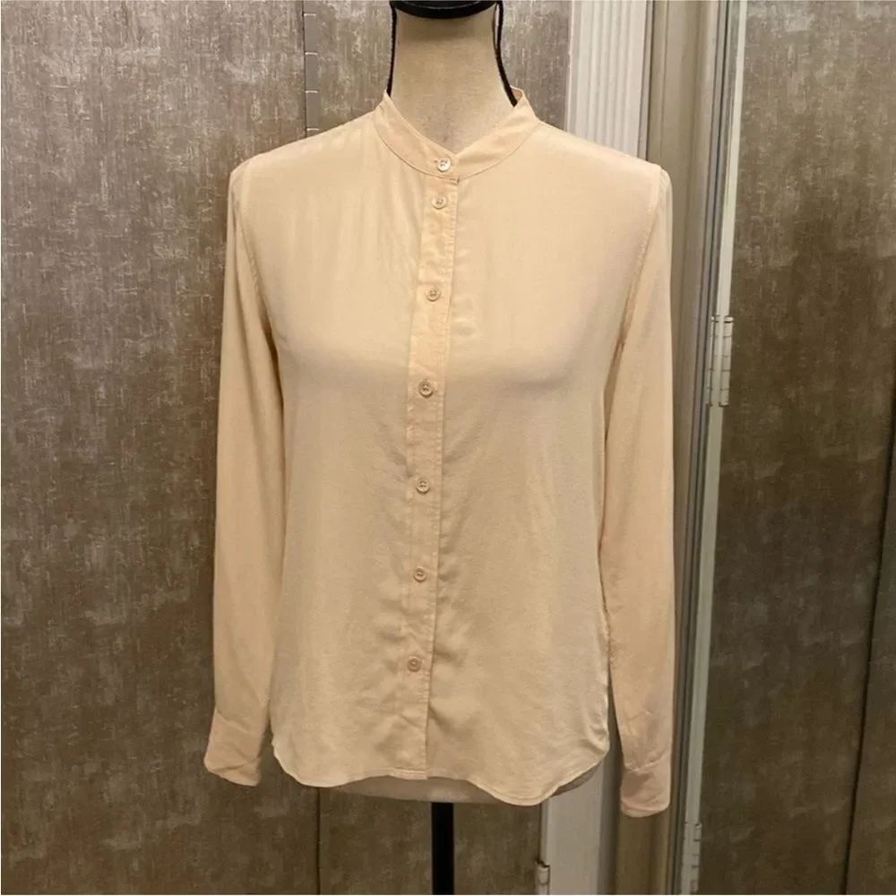 Equipment Elegant silk Cream Button-Up Women's Top, S